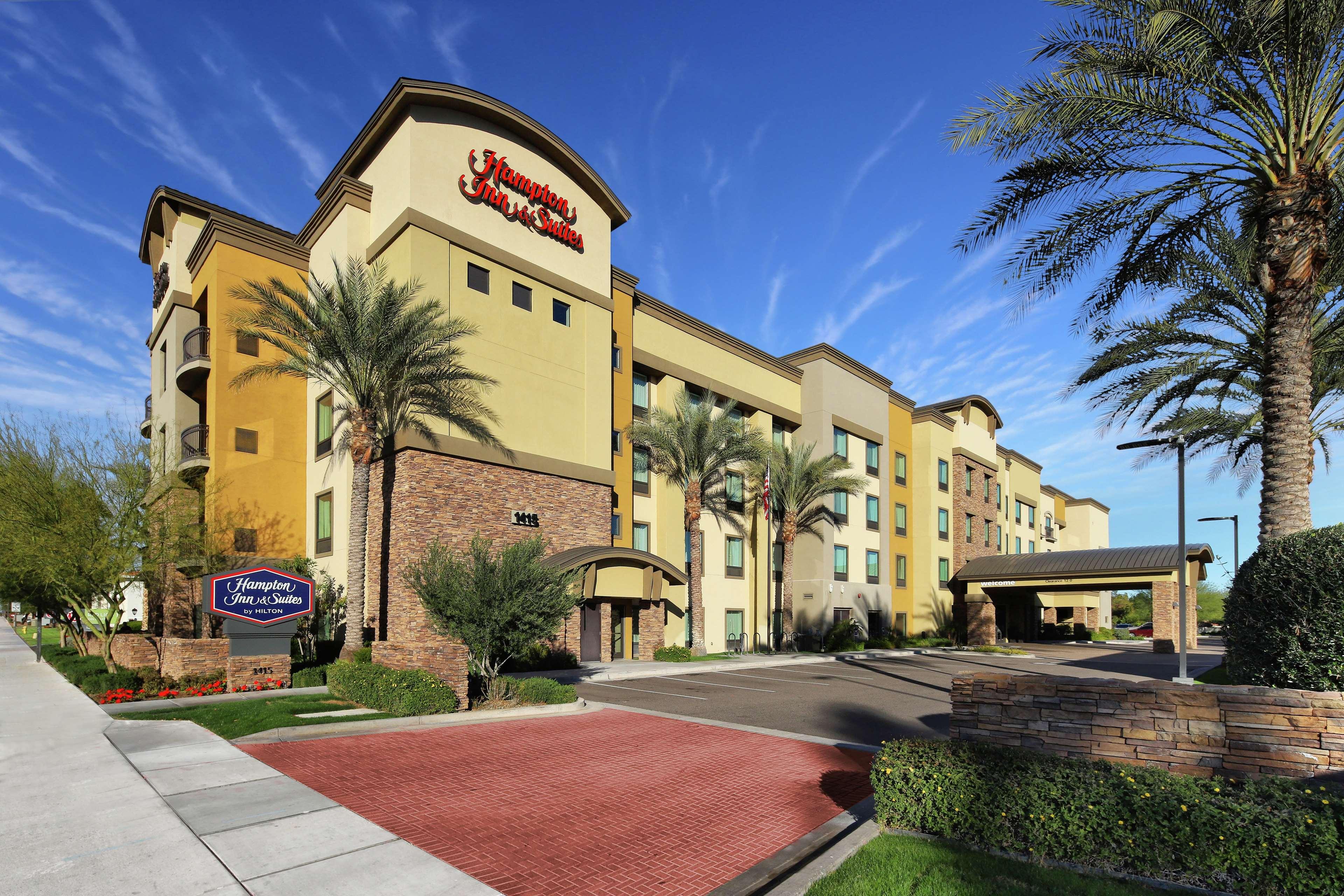 Hampton Inn & Suites Phoenix/Tempe Exterior photo