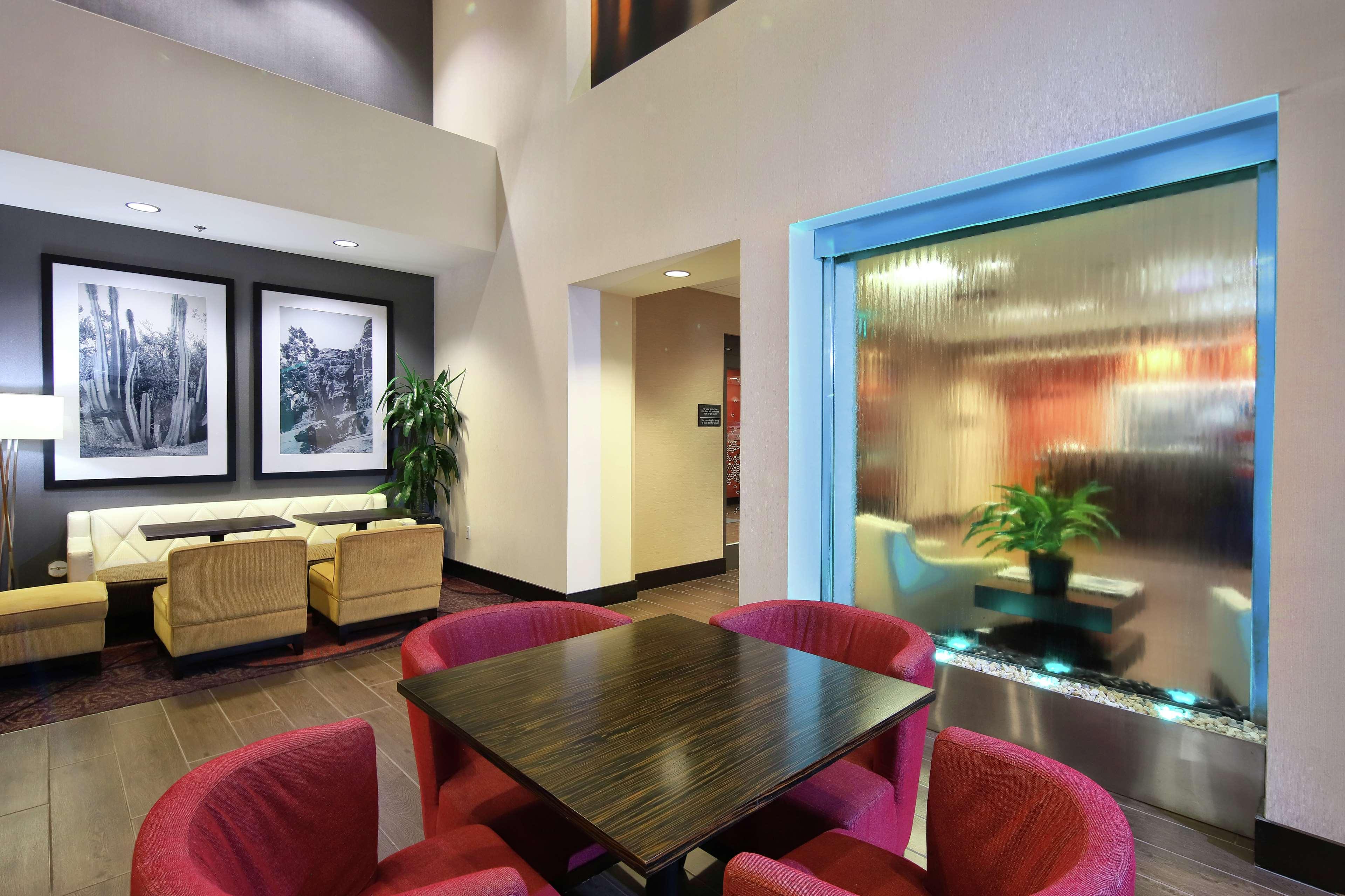 Hampton Inn & Suites Phoenix/Tempe Interior photo